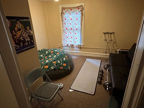 3rd image of 132 S Main St #1