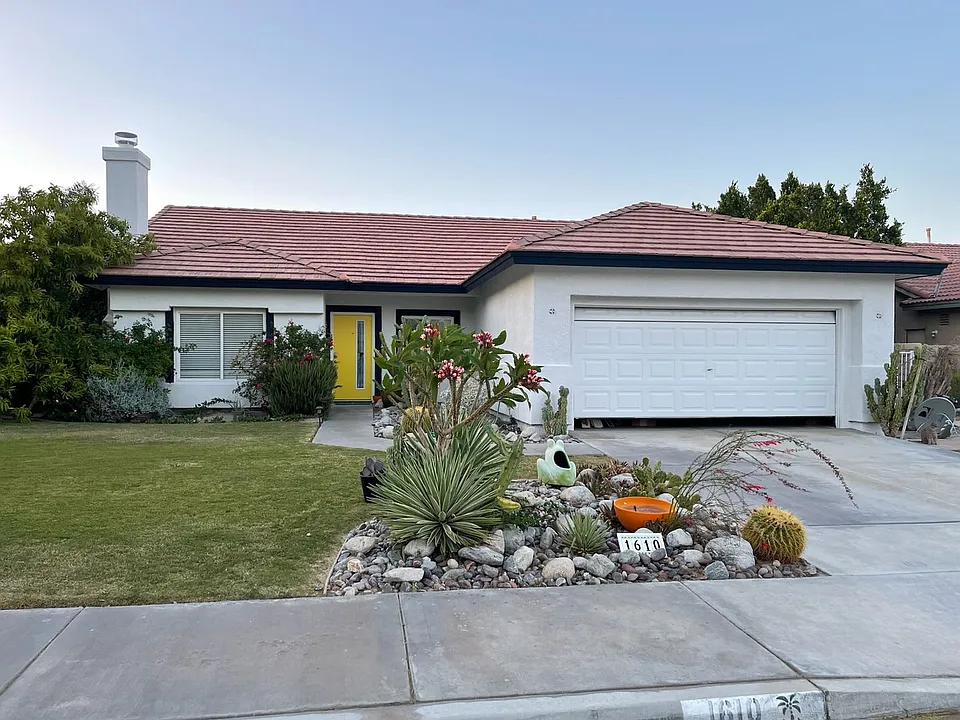 1610 Amelia Way