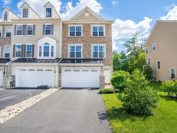 24 Grissom Dr, Bear, DE 19701