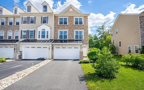24 Grissom Dr Photo 1