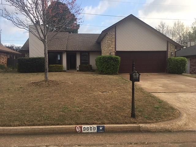 1st image of 9609 Willow Wind Dr