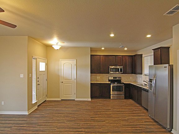 4th image of 627 Westfield Blvd