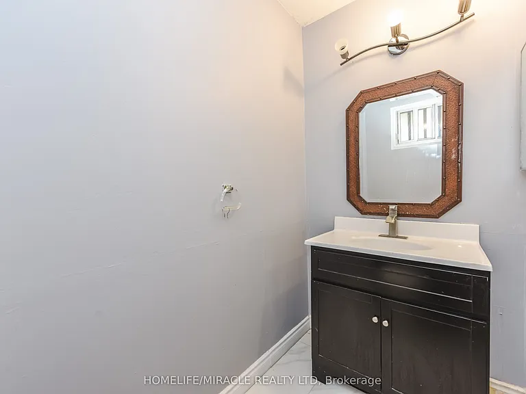 72 Carleton Pl #72 — Photo 25