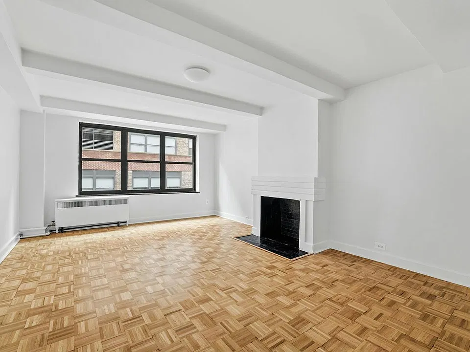 307 E 44th St #1607