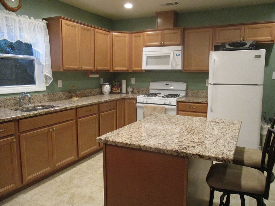 1st image of 13924 Oval Dr