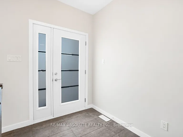 399 Sterling Ave — Photo 3