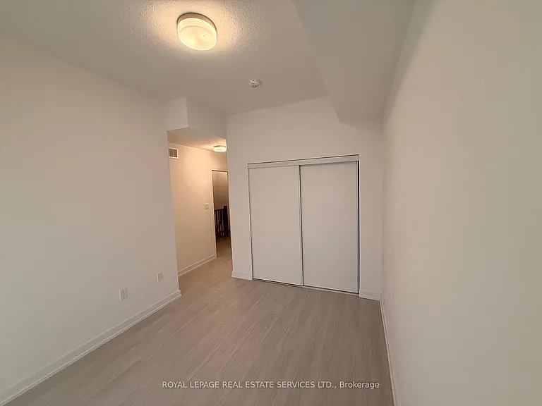 P6 Palace St #25-320 — Photo 16