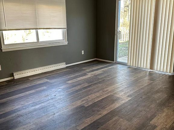 2nd image of 1215 Cove Ln