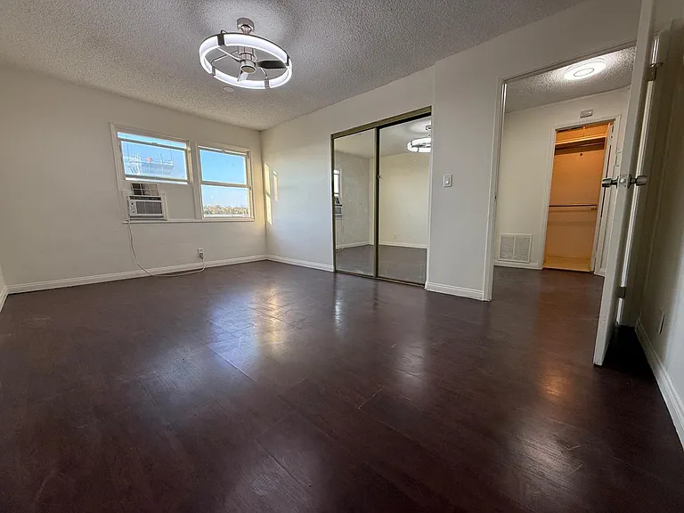 Master Bedroom - Inside