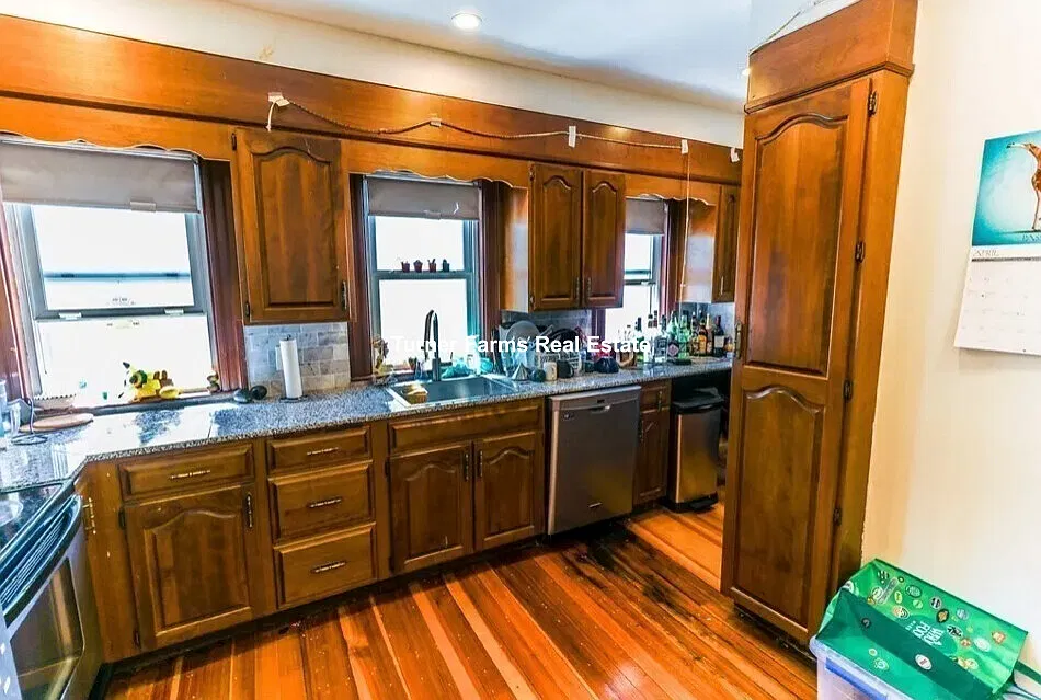 5 bed, 9999 sqft, $6,500 — Photo 3