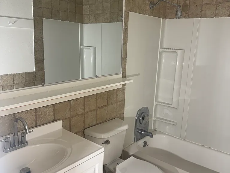 703 Oaks Manor Ct #5-2 — Photo 27