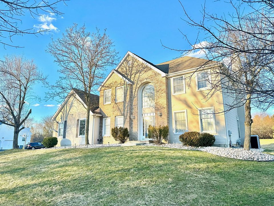 41 Sapphire Drive - A stunning colonial in beautiful, convenient neighborhood in West Windsor