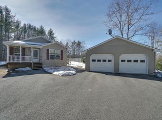 8 Partridge Hollow Dr, Vassalboro, ME 04989