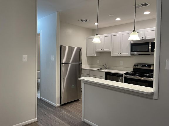 2nd image of 8504 Sky View Dr APT T1