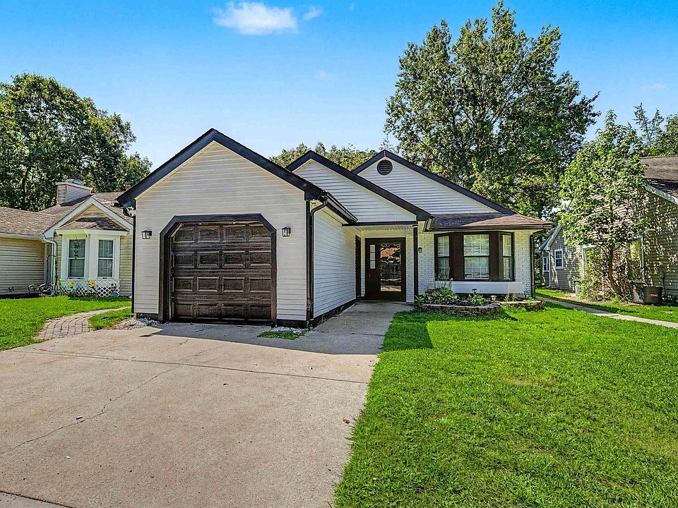 1st image of 720 Osprey Ct