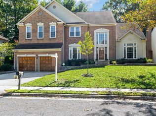 9405 Braymore Cir, Fairfax Station, VA 22039