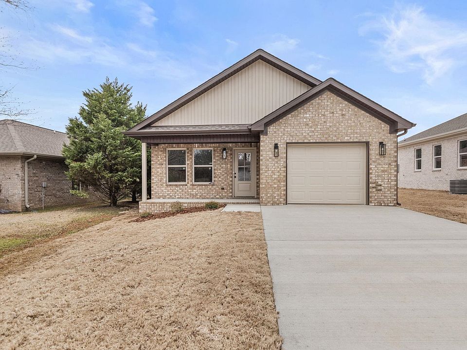 1st image of 32 S Prairie St