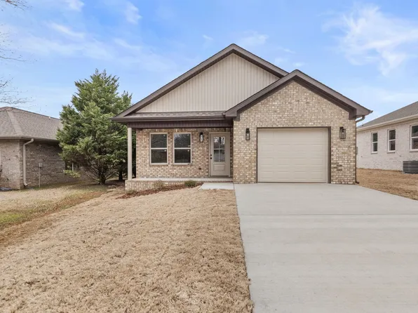 32 S Prairie St, Florence, AL 35630