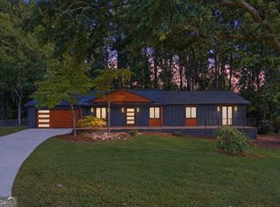 190 Crestwood Ct, Alpharetta, GA 30009