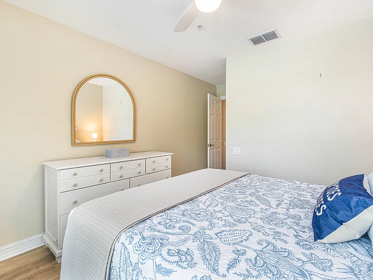 975 Tarpon Cove Dr #204 — Photo 25