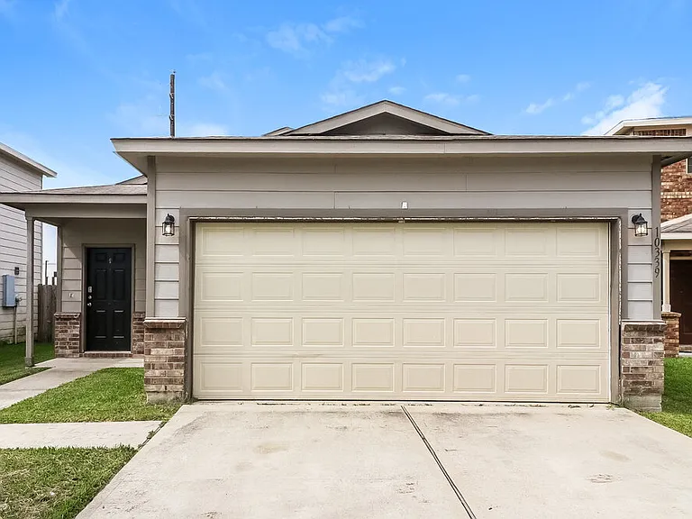 10339 Dawson Hill Ln — Photo 1
