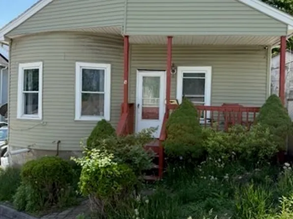 10 Byron St, Worcester, MA 01605