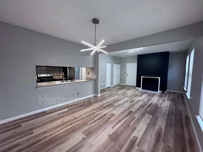 Building Photo - 2336 Rutger St #C