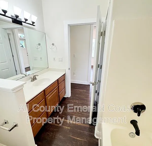 722 Kelly St — Photo 53