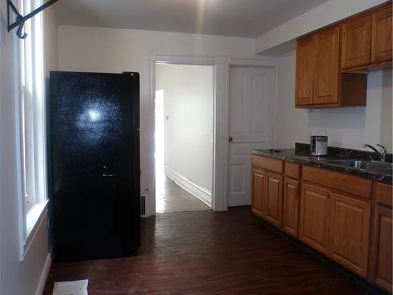 111 Ridge Ave — Photo 5