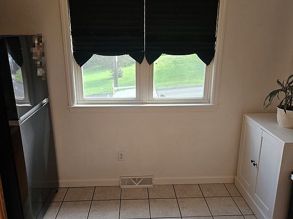 4th image of 17 Wallace Rd #17