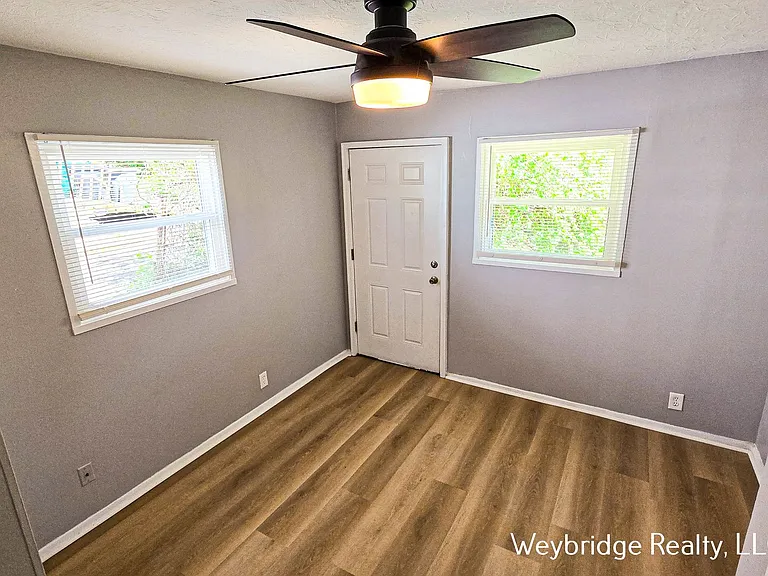4652 Ashtree Dr — Photo 7