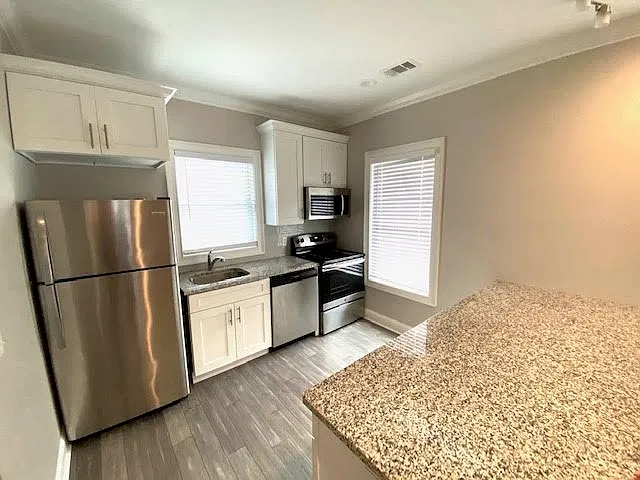 2 bed, 750 sqft, $1,500 — Photo 4