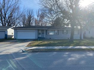 1134 E Edgewood St, Springfield, MO 65807