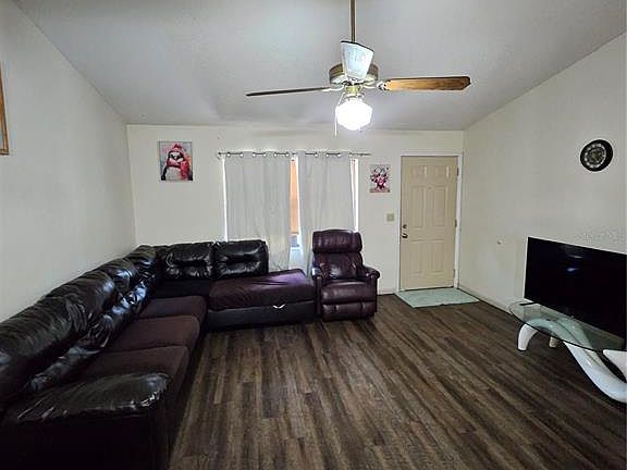 4th image of 3481 NE MASTERS AVENUE