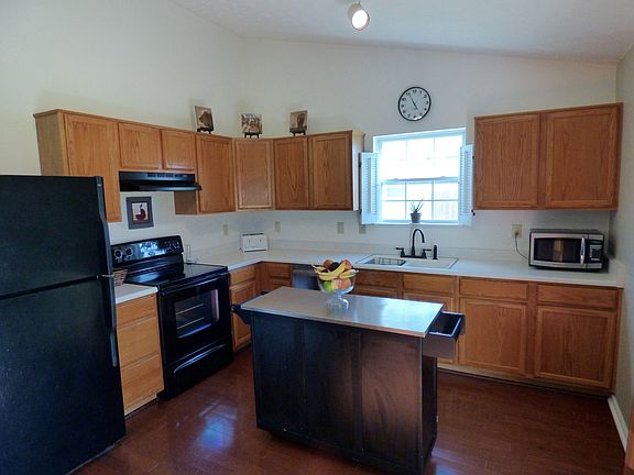 4th image of 5878 Pennekamp Dr