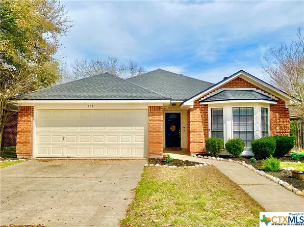 208 Ridge Dr, Victoria, TX 77904