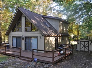 102 Tuckermans Ravine, Tafton, PA 18464