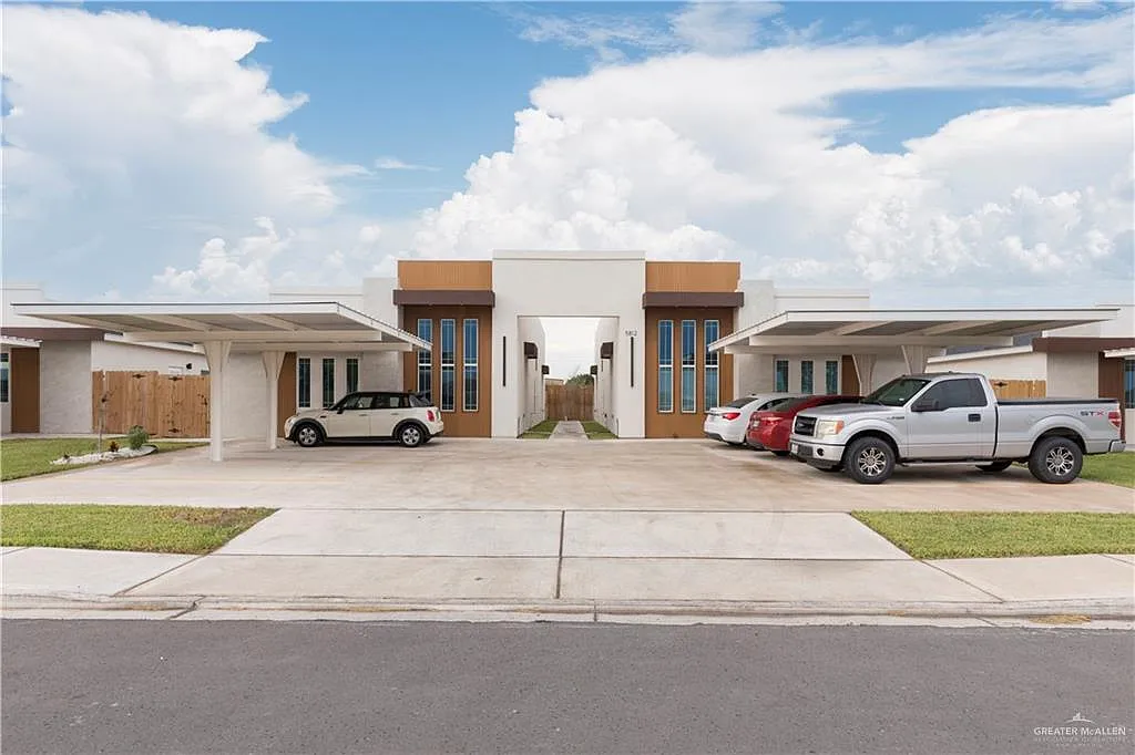 2 bed, 2.0 bath, 1021 sqft, $1,400 — Photo 1