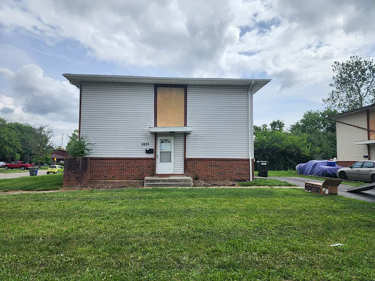 2233 Wadsworth Dr — Photo 12