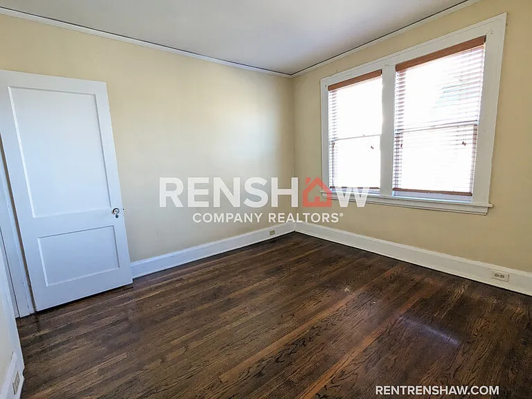 662 S McLean Blvd — Photo 11