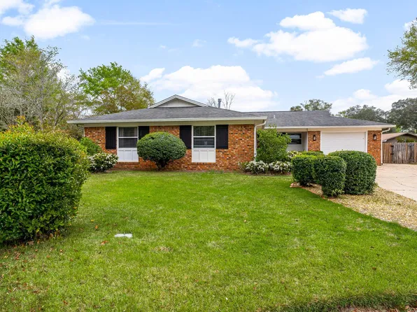 207 Island Ln, Niceville, FL 32578