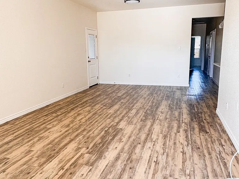 4913 Rose Garden Loop — Photo 2