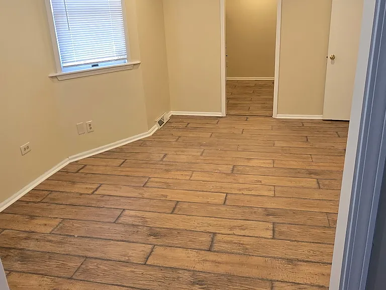 2902 Pine Ave #1B — Photo 6