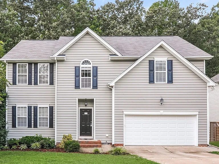 136 Roan Dr — Photo 1