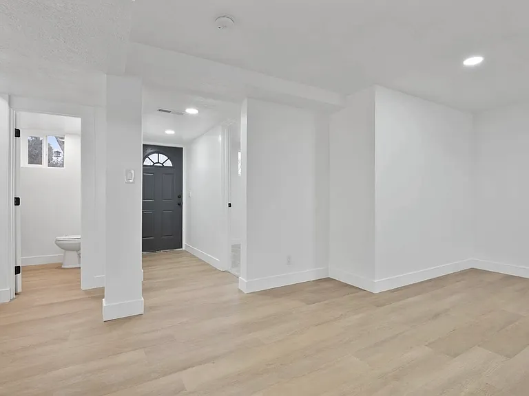 6369 S Senoma Dr — Photo 1