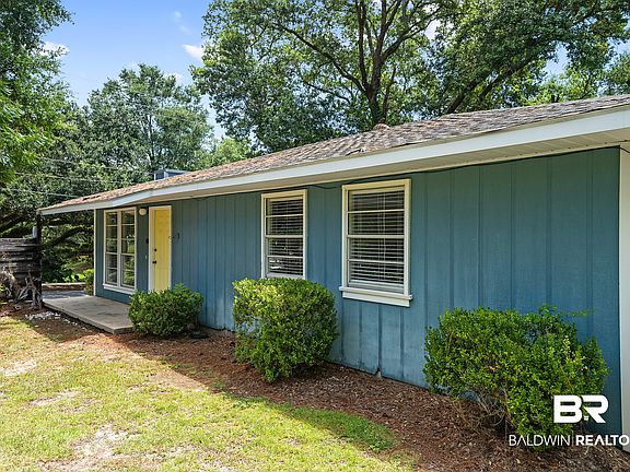 3rd image of 388 Pecan Ave