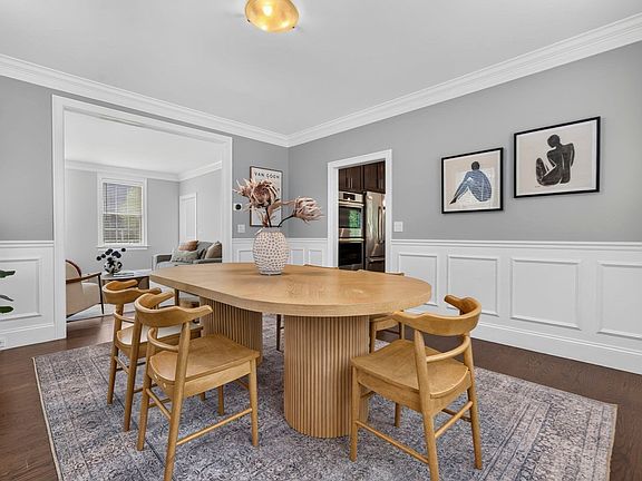 5th image of 8 Sterling Ct