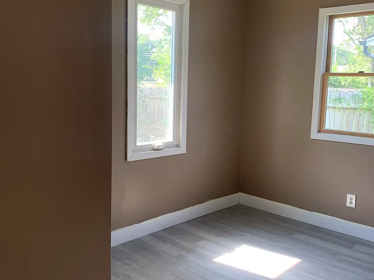 2121 Mitchell Rd — Photo 6