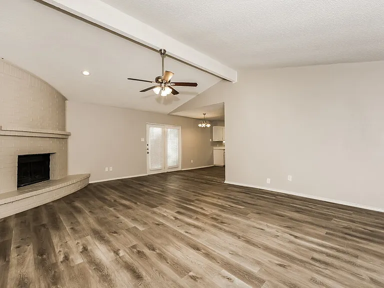 6004 Cool Springs Dr — Photo 5