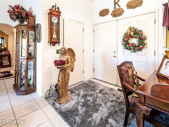 3rd image of 8924 Mountain Gate Dr